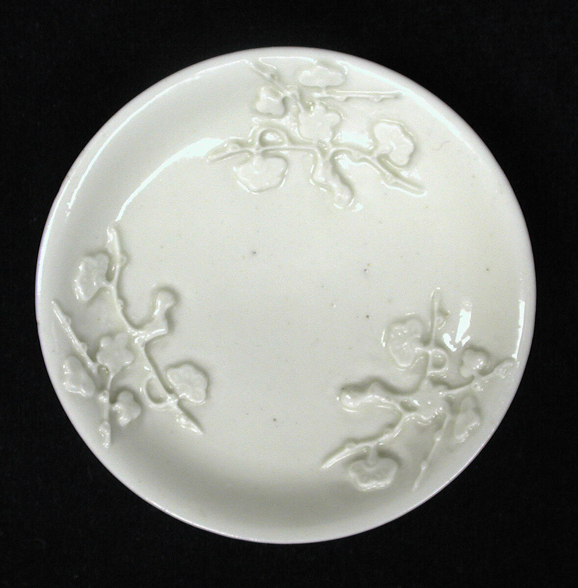 Teabowl and saucer, Saint-Cloud factory (French, mid-1690s–1766), Soft-paste porcelain, French, Saint-Cloud