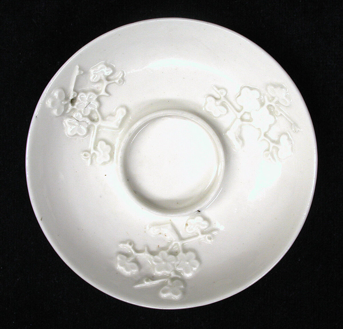 Saucer, probably Mennecy, Soft-paste porcelain, probably French, Mennecy 