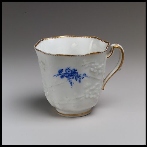 Cup (gobelet lizonné à relief)