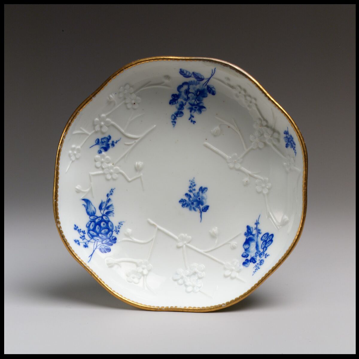 Saucer, Vincennes Manufactory (French, ca. 1740–1756), Soft-paste porcelain, French, Vincennes 