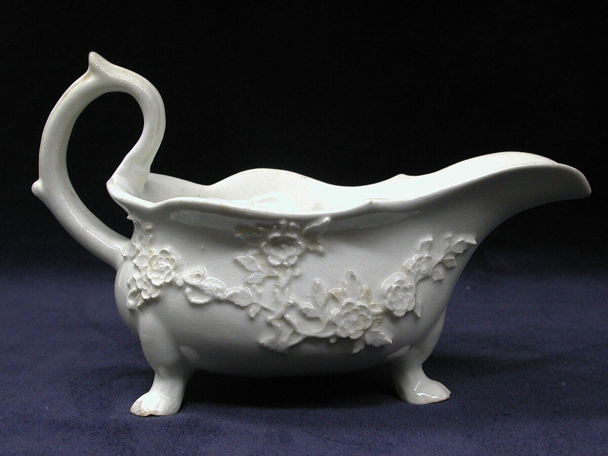 Sauceboat, Bow Porcelain Factory (British, 1747–1776), Soft-paste porcelain, British, Bow, London 