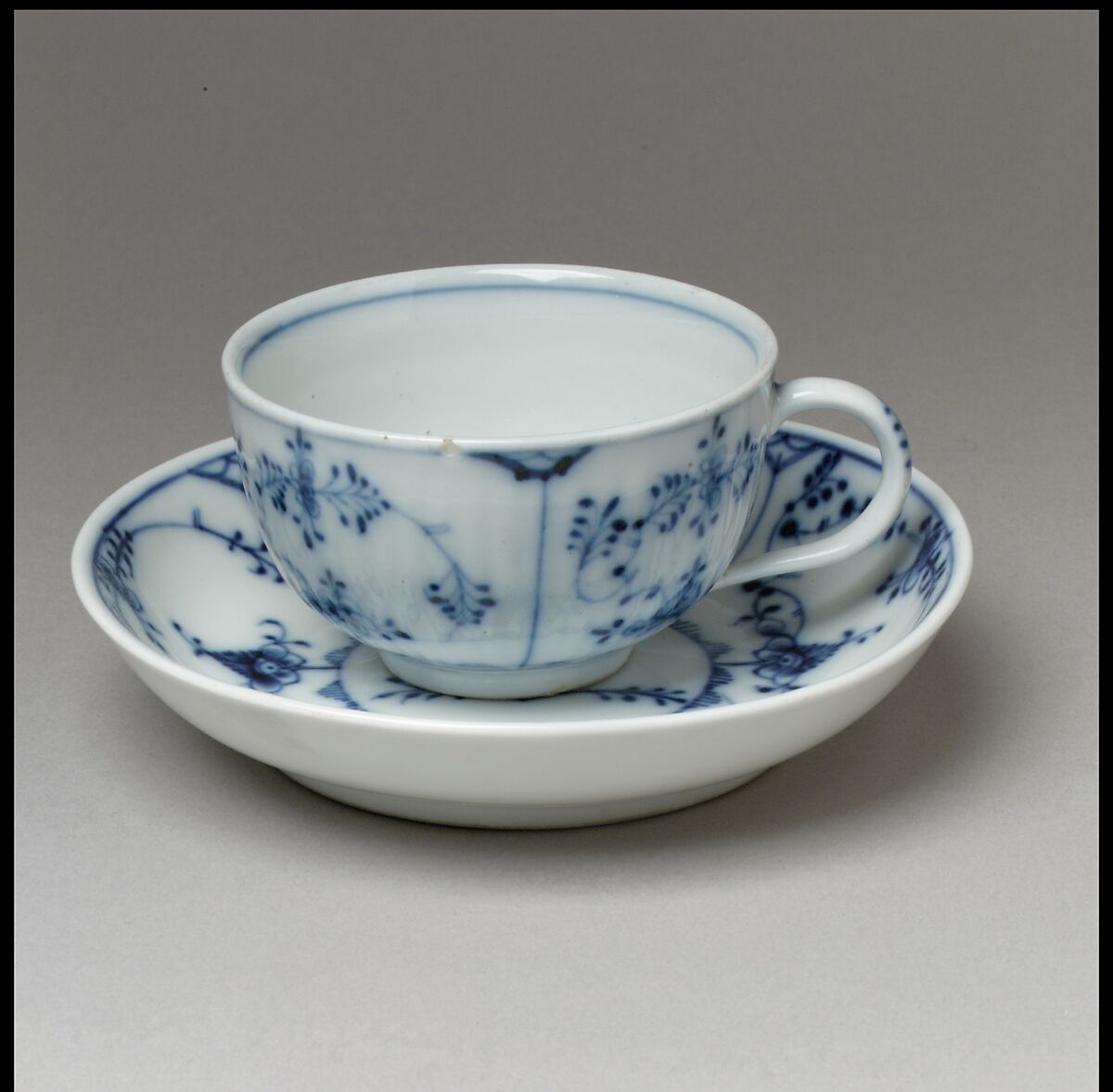 Cup and saucer, Royal Porcelain Manufactory, Berlin (German, founded 1763), Hard-paste porcelain, German, Berlin 