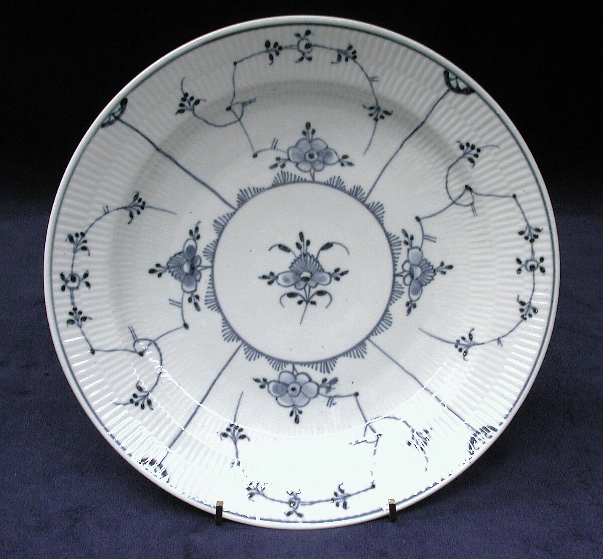 Plate, Wallendorf Porcelain Manufactory (German, founded 1764), Hard-paste porcelain, German, Thuringia, Wallendorf 