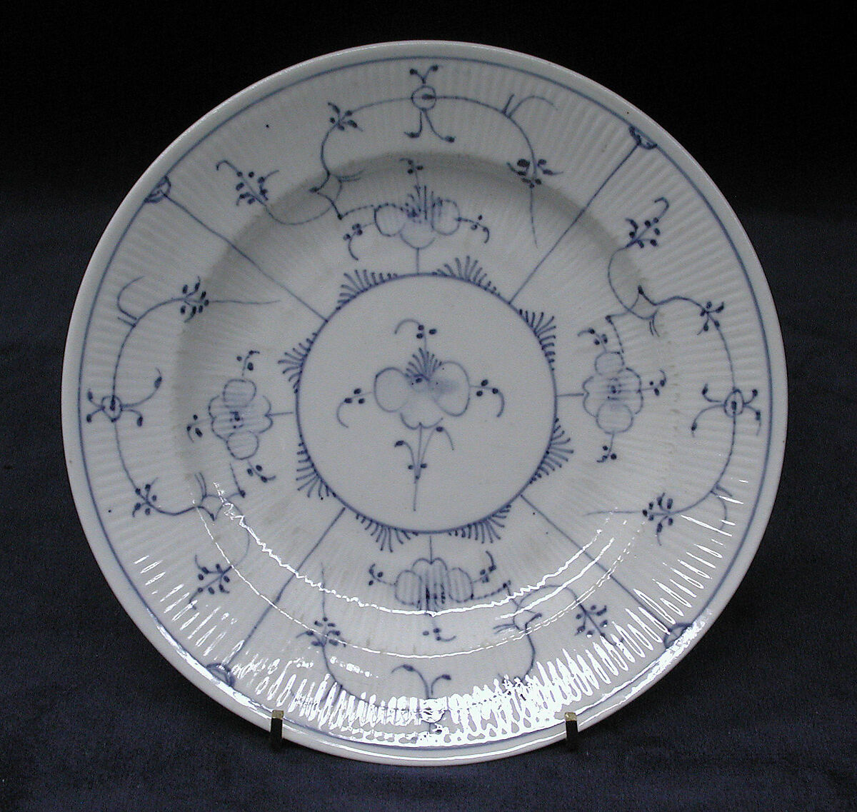 Plate, Hard-paste porcelain, German, Rauenstein 