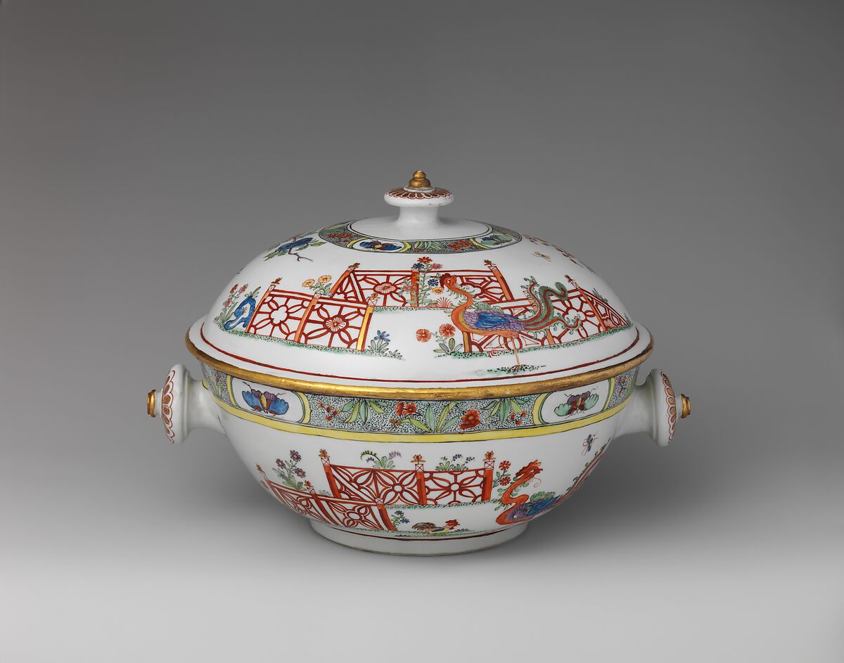 Tureen with phoenixes in landscape, Vienna, Hard-paste porcelain porcelain painted with colored enamels over transparent glaze, Austrian, Vienna 