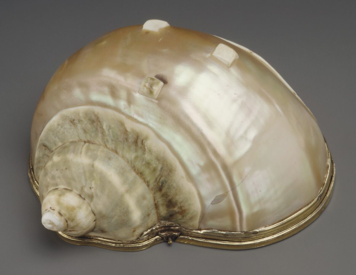 Table snuffbox, Niello scenes after a print entitled Naufrage (Shipwreck) by Jacques de Lajoüe (French, Paris 1686–1761 Paris)  , published in Paris 1736, Green Turban snail shell; gilded, matted, punched, and engraved silver; niello, Russian, probably Velikiy Ustyug