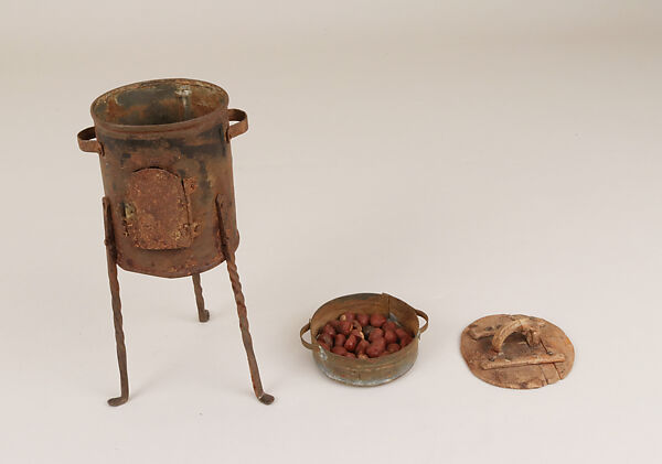 Brazier with lid and chestnuts, Metal, wood, wax, Italian, Naples