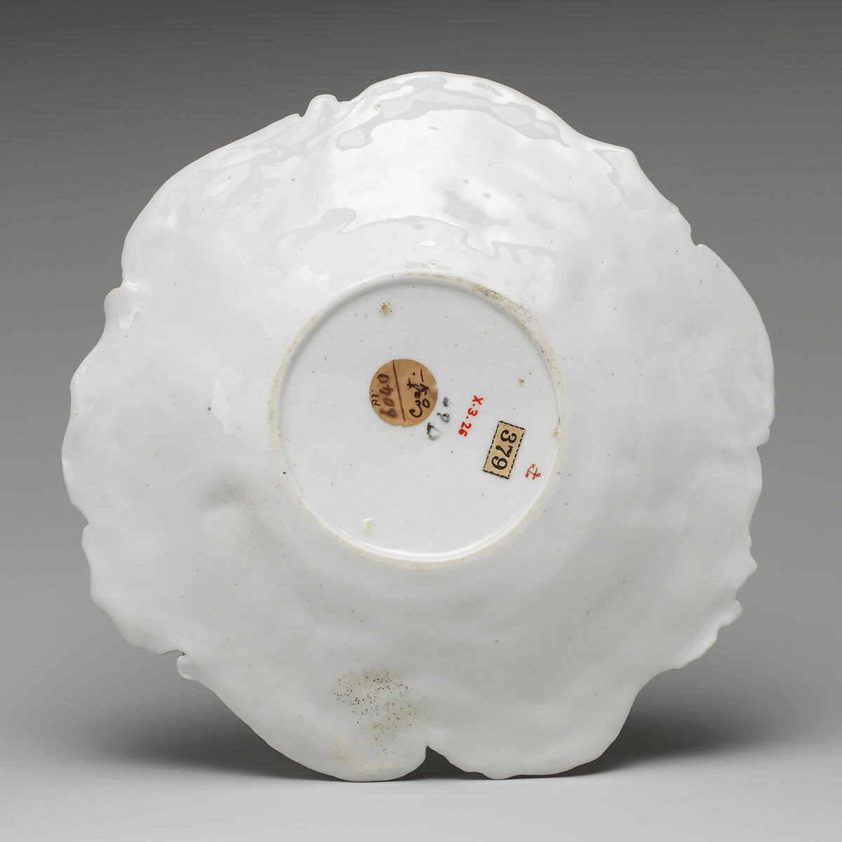 Plate, Chelsea Porcelain Manufactory (British, 1744–1784), Soft-paste porcelain, British, Chelsea