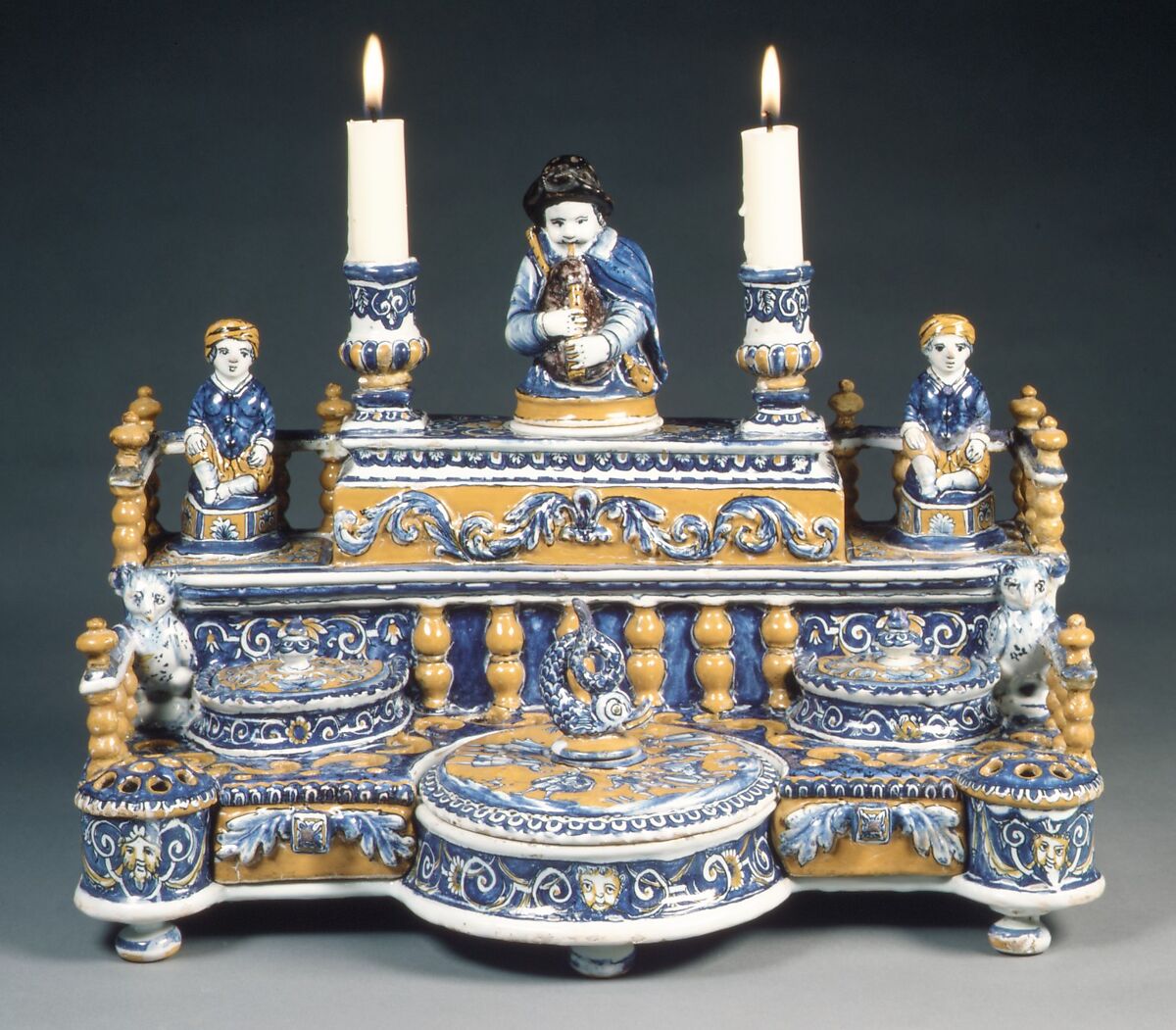 Inkstand (Écritoire), Faience (tin-glazed earthenware), French, possibly Lille