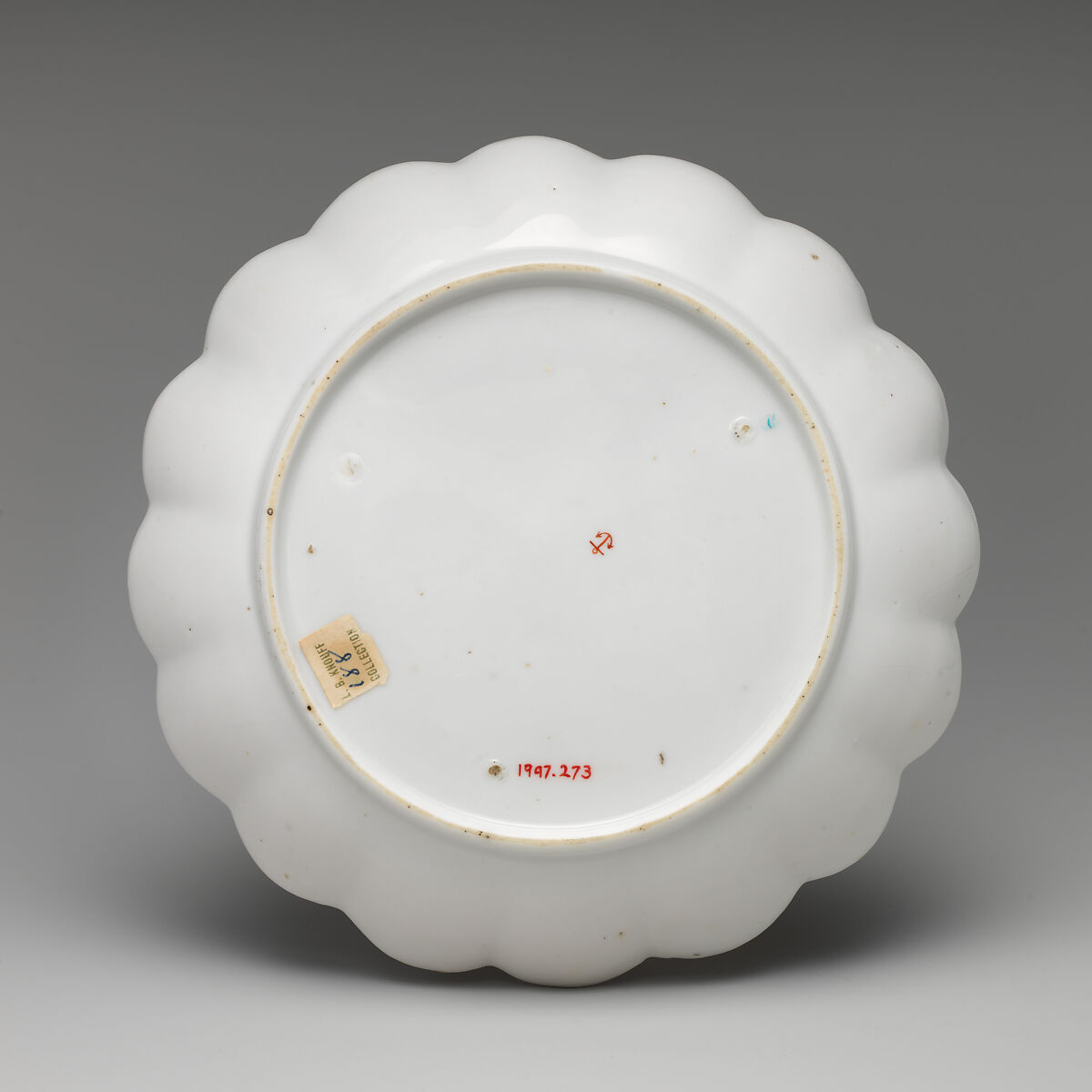 Dish, Jeffreyes Hammet O'Neale (Irish, 1734–1801), Soft-paste porcelain, British, Chelsea