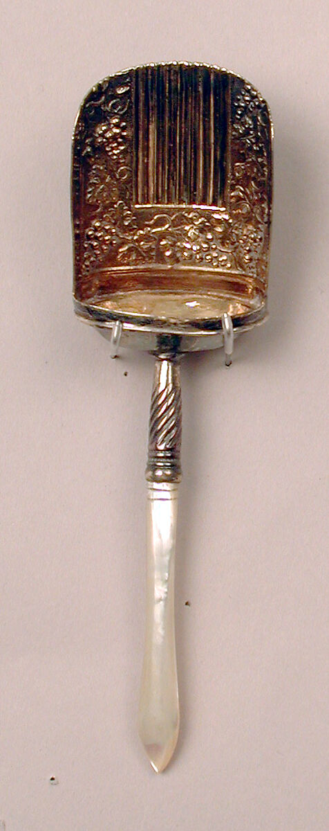 Scoop, Samuel Pemberton, Silver, parcel gilt, mother-of-pearl, British, Birmingham 