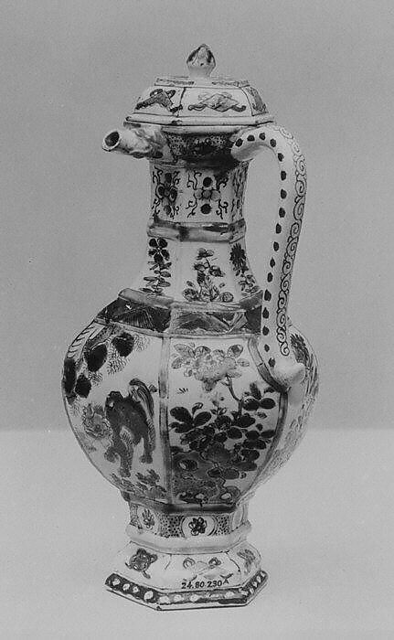 Ewer with cover (one of a pair), Hard-paste porcelain, Chinese, for European, possibly Continental, market 