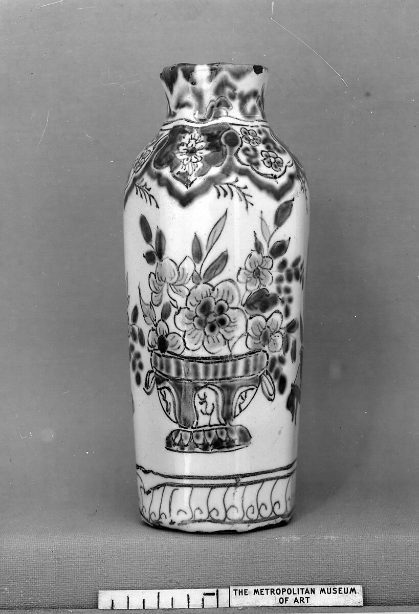 Vase (one of a pair), Anthoni Pennis, Tin-glazed earthenware, Dutch, Delft 