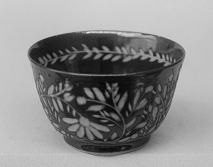 Teabowl, Hard-paste porcelain, Chinese, probably with German, Dresden engraving 