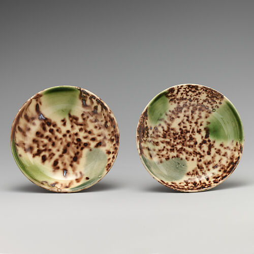 Pair of miniature dishes