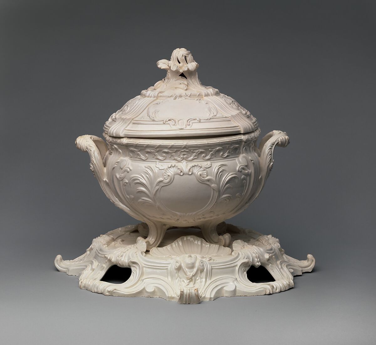 Tureen with cover and plateau, Pont-aux-Choux, Faience fine (lead-glazed earthenware), French, Paris 