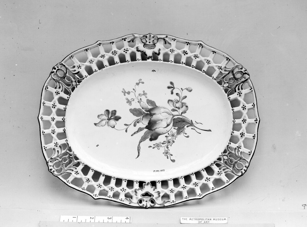 Tray, Joseph Hannong (1755–1780), Faience (tin-glazed earthenware), French, Strasbourg 