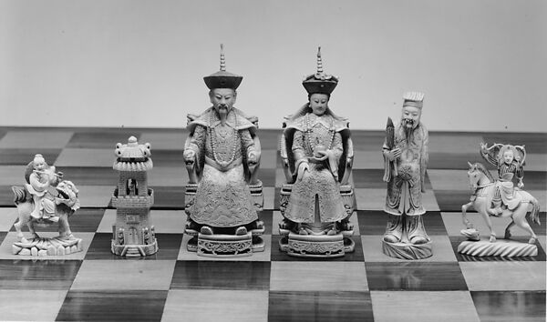 Chess set and box-boards, Ivory, rosewood, Chinese, for export market