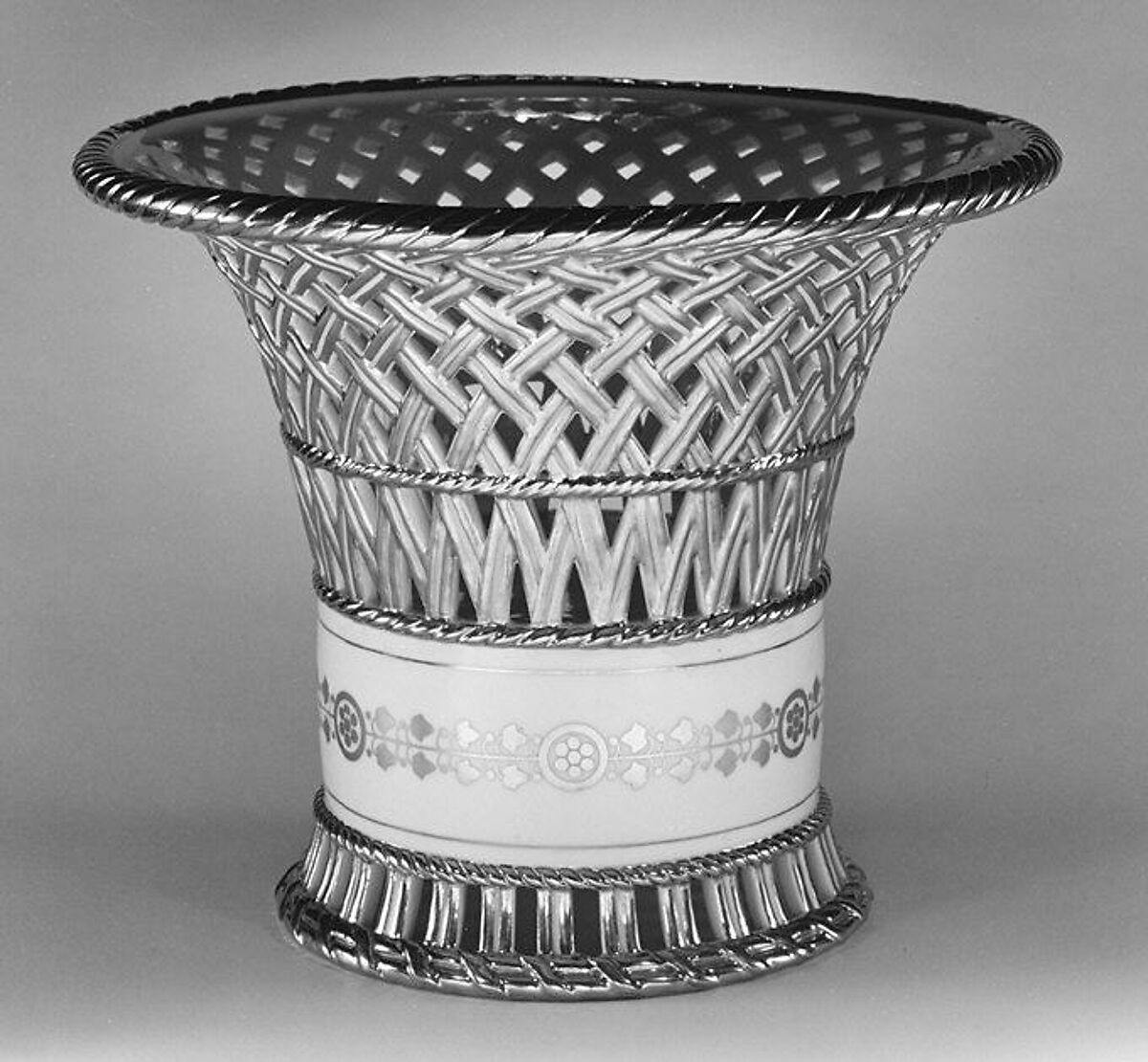 Fruit basket (one of a pair), Sèvres Manufactory (French, 1740–present), Hard-paste porcelain, French, Sèvres 