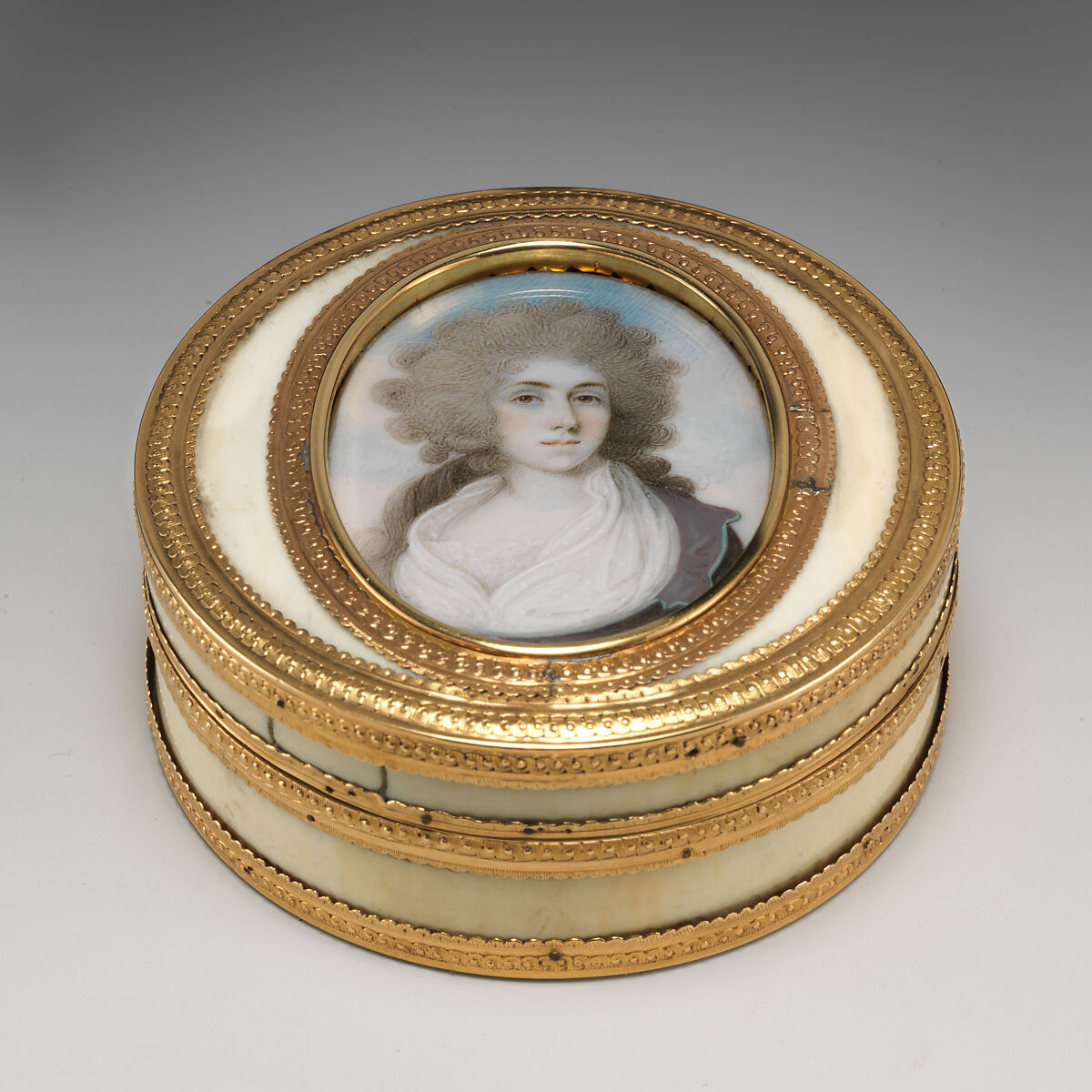 Box with portrait of a woman, Guillaume-Denis Delamotte (French, born 1725, master 1756, active 1793), Gold, glass; ivory, French, Paris box with British miniature