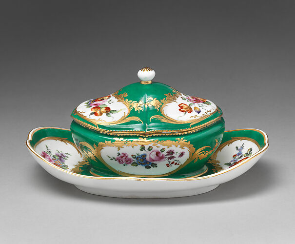 Assiette à potage en porcelaine de Sèvres - XVIIIe siècle - N.98847