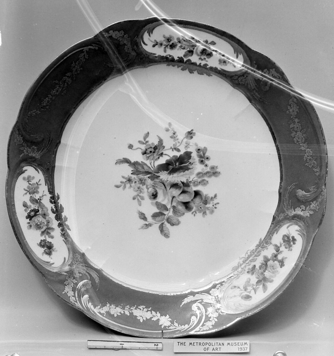 Plate (Assiette à palmes) (1 of 102) (part of a service), Sèvres Manufactory (French, 1740–present), Soft-paste porcelain, French, Sèvres 