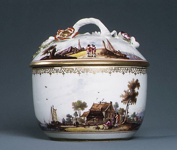 Sugar bowl with cover (part of a service)