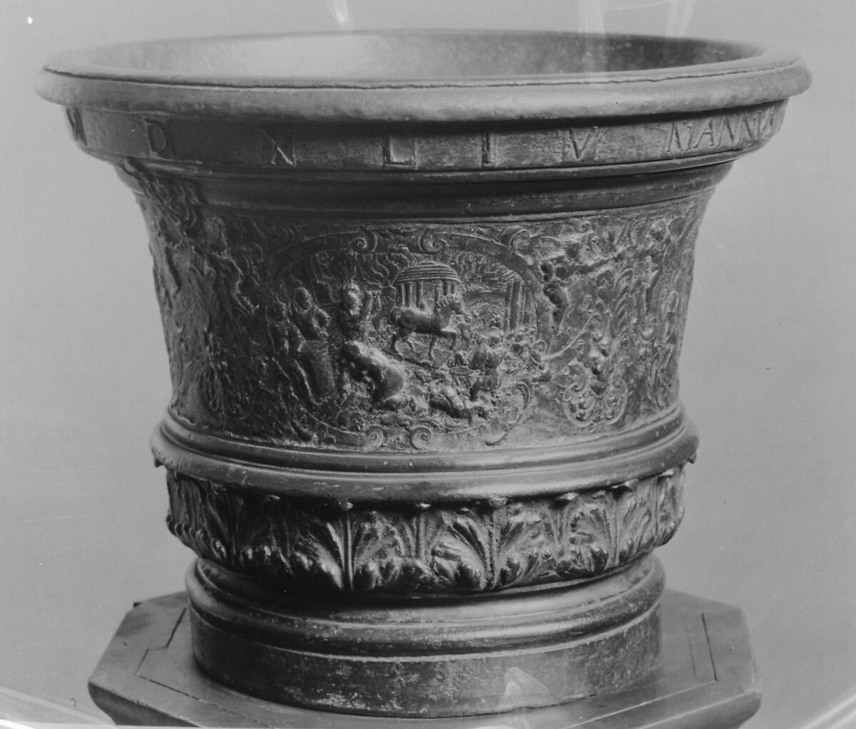 Sixteenth-century-style mortar, Bronze, Italian 