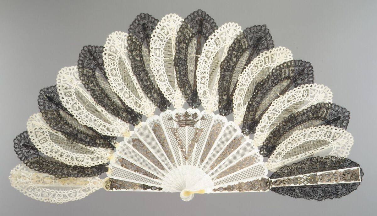 Fan, Lace, mother-of-pearl, possibly Spanish 