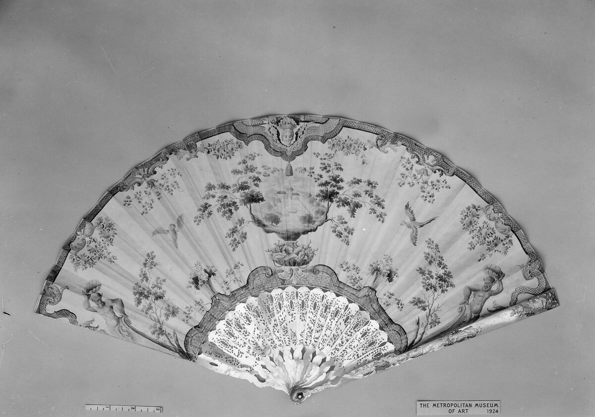 Fan, Skin, pearl matrix, French or Italian 