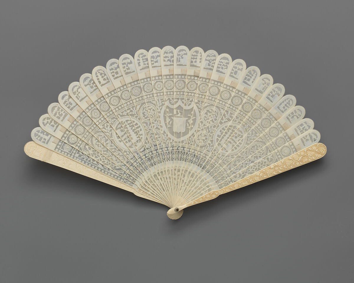 Brisé Fan, with Representation of a Lion Rampant Armorial, Flanked by Pavilions in Landscapes, Ivory, Chinese, for the European Market