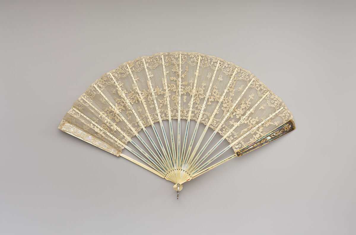 Fan, Lace, ivory, mother-of-pearl, gilt, Italian