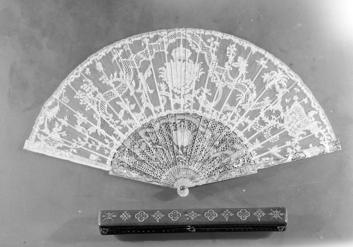 Fan, Bobbin lace, point d'Angleterre, mother-of-pearl with gold and diamonds, French