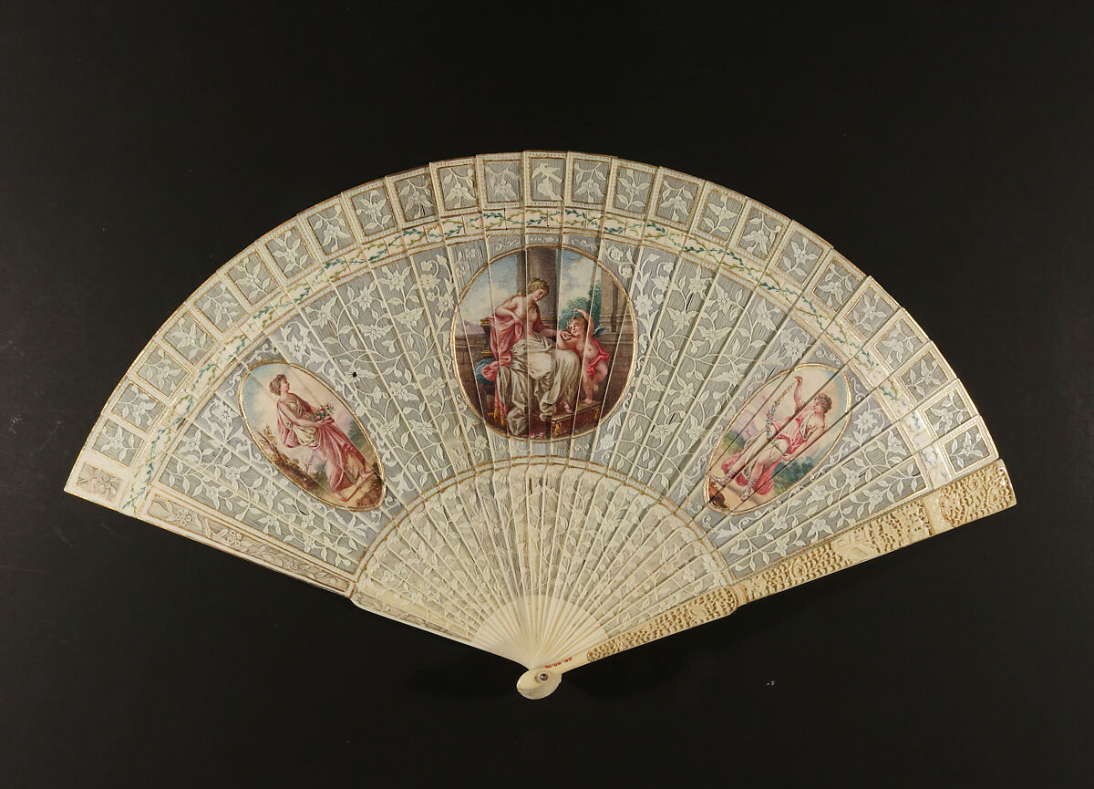 Brisé fan, with representations of classical figures flanking Venus and Cupid, Based on a composition by Angelica Kauffmann (Swiss, Chur 1741–1807 Rome), PIerced, carved, gilded and painted ivory; painted paper; metal, Chinese, for British market
