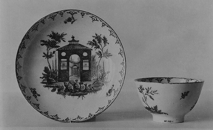 Teabowl and saucer, Cozzi Manufactory (Italian, 1764–1812), Hard-paste porcelain, Italian, Venice 