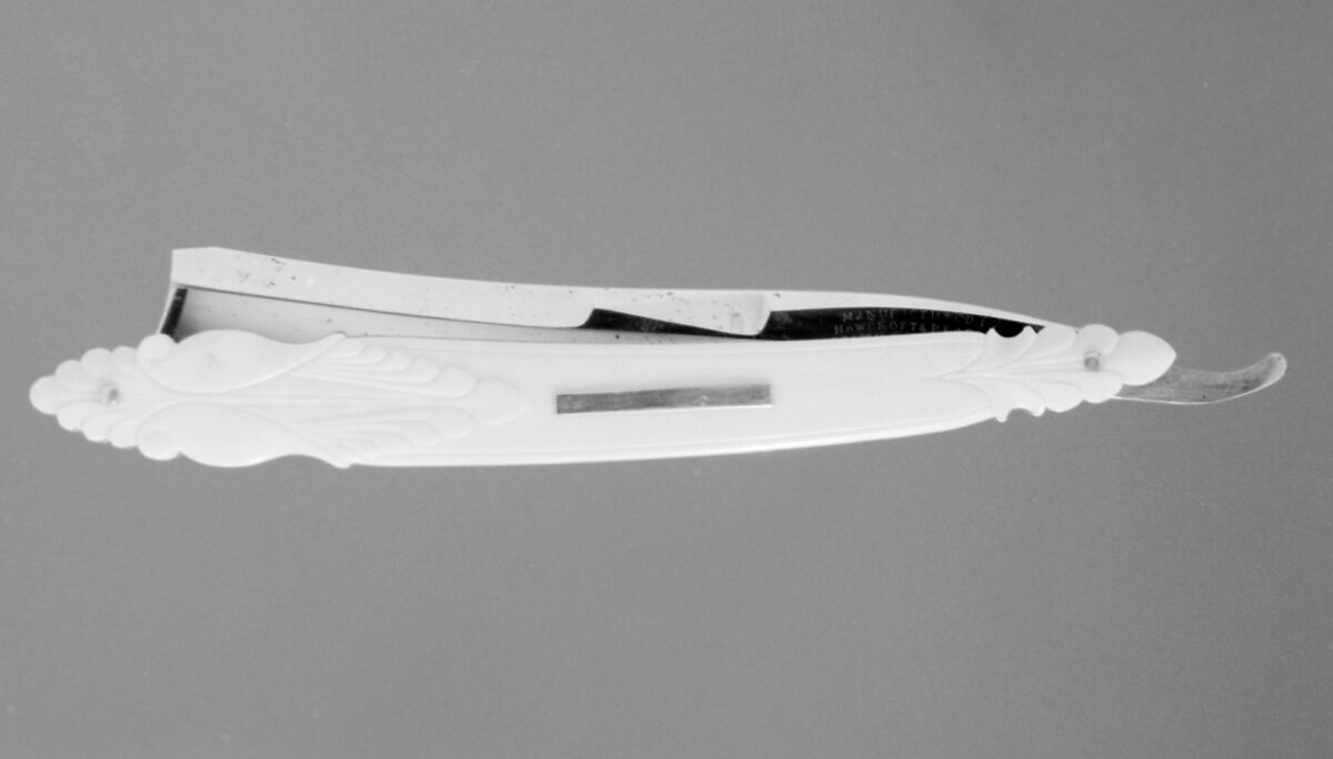 Four razors with ivory handles (part of a set), Blades made by Hawcroft &amp; Pearson, England, Steel, ivory, Russian