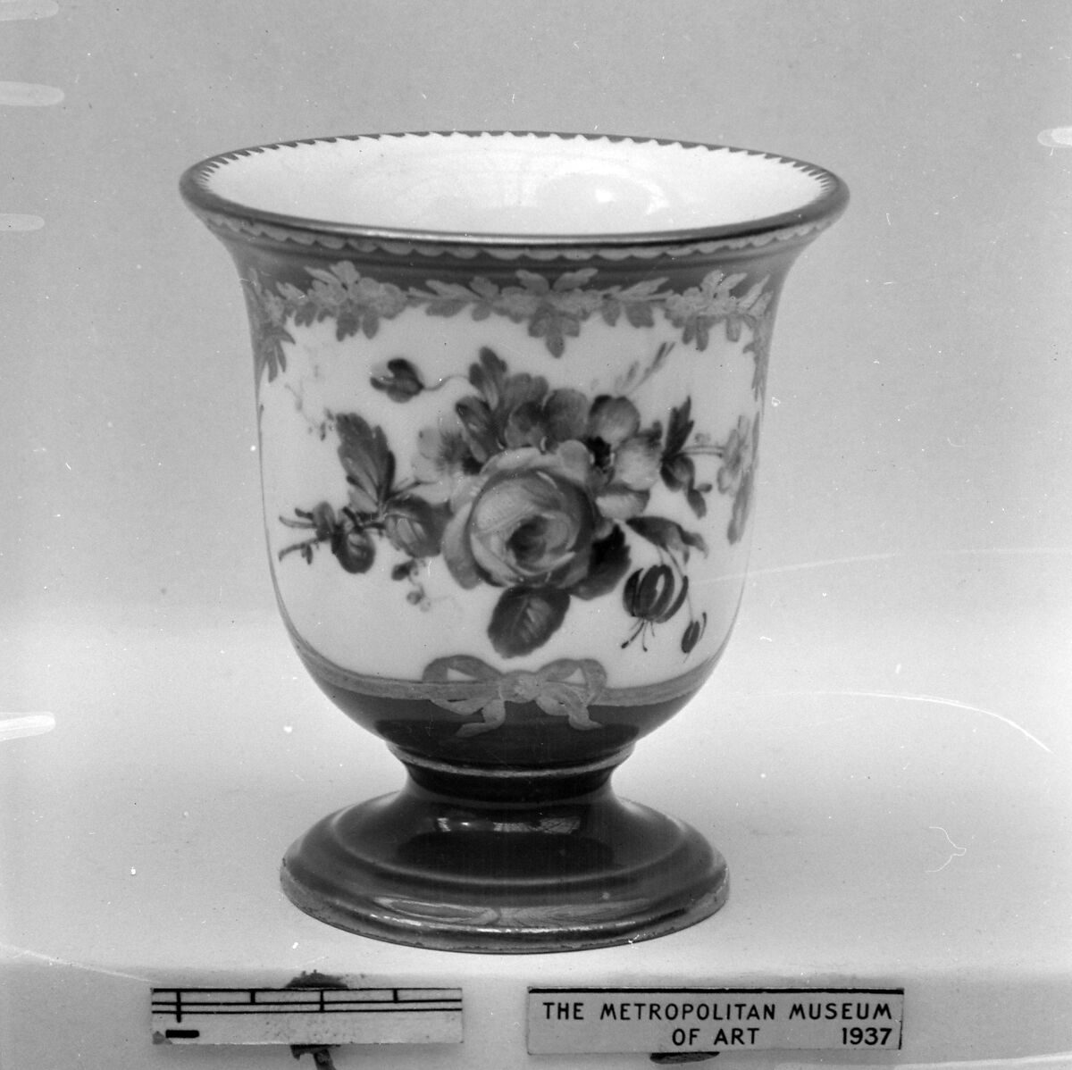 Ice cream cup (Tasse à glace) (part of a service), Sèvres Manufactory (French, 1740–present), Soft-paste porcelain, French, Sèvres 