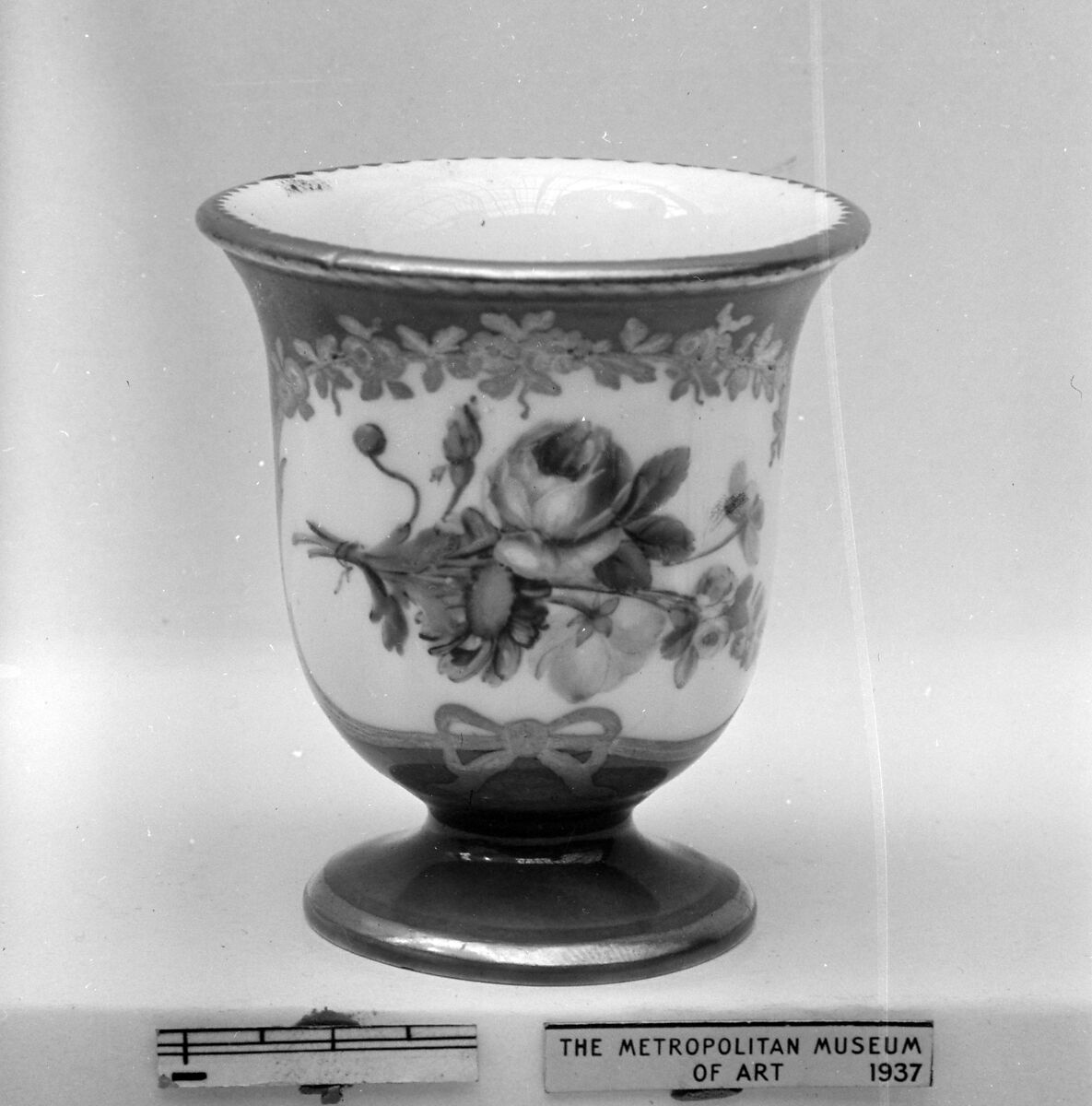 Ice cream cup (Tasse à glace) (part of a service), Sèvres Manufactory (French, 1740–present), Soft-paste porcelain, French, Sèvres 