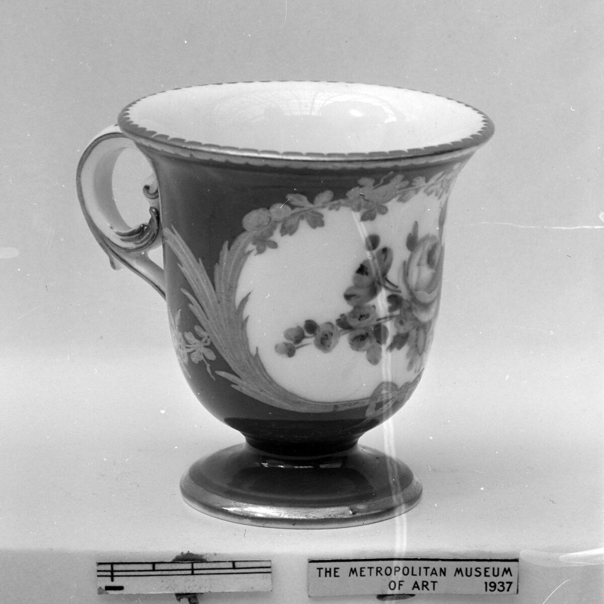 Ice cream cup (Tasse à glace) (part of a service), Sèvres Manufactory (French, 1740–present), Soft-paste porcelain, French, Sèvres 