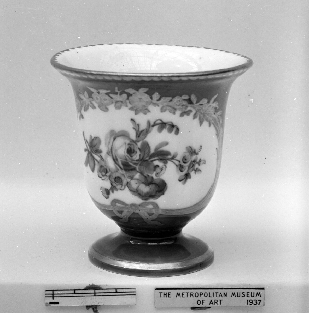 Ice cream cup (Tasse à glace) (part of a service), Sèvres Manufactory (French, 1740–present), Soft-paste porcelain, French, Sèvres 