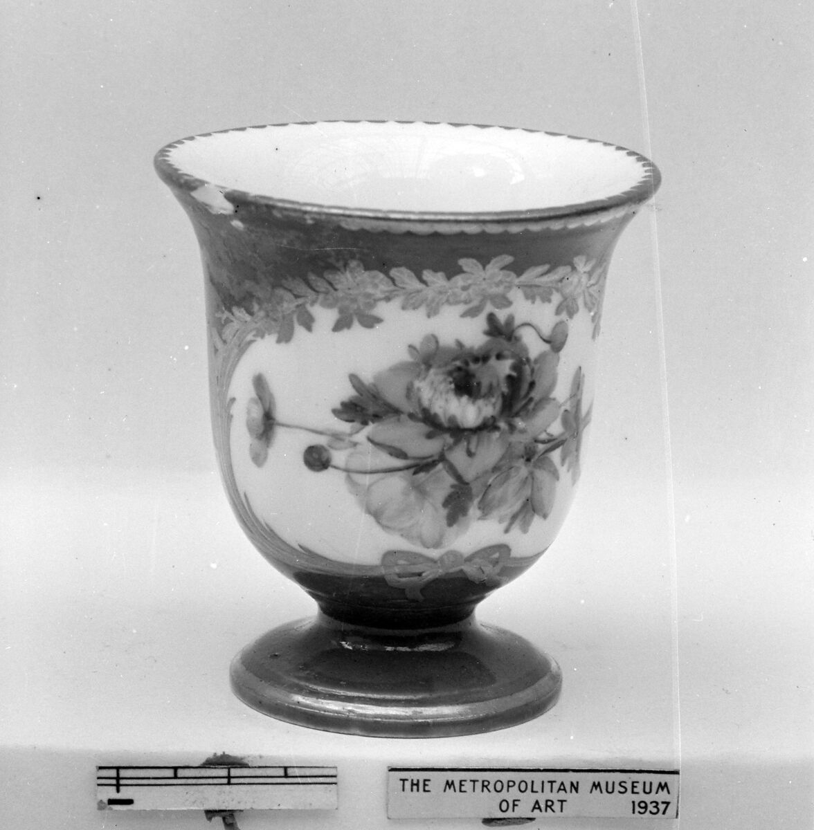 Ice cream cup (Tasse à glace) (part of a service), Sèvres Manufactory (French, 1740–present), Soft-paste porcelain, French, Sèvres 