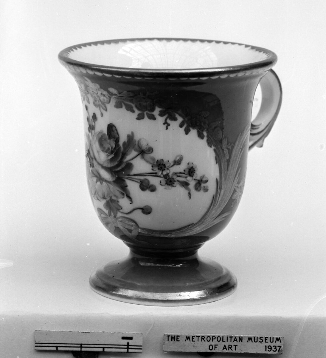 Ice cream cup (Tasse à glace) (part of a service), Sèvres Manufactory (French, 1740–present), Soft-paste porcelain, French, Sèvres 