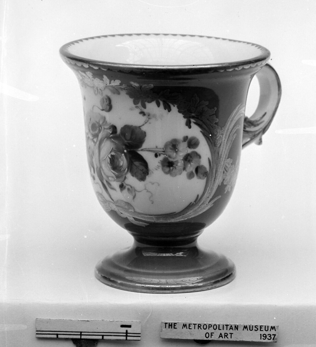 Ice cream cup (Tasse à glace) (part of a service), Sèvres Manufactory (French, 1740–present), Soft-paste porcelain, French, Sèvres 