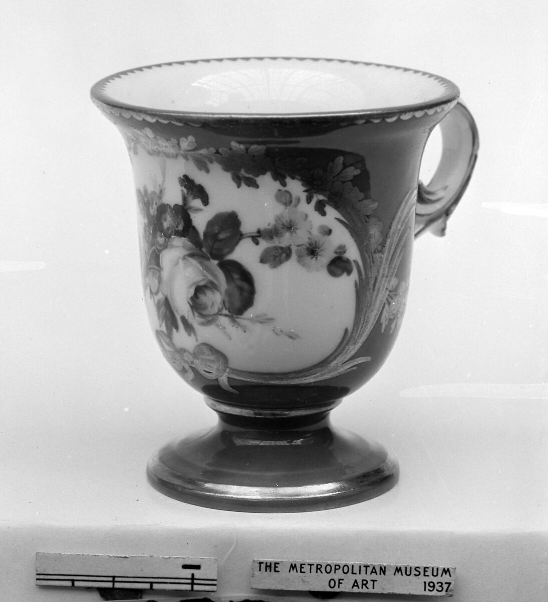 Ice cream cup (Tasse à glace) (part of a service), Sèvres Manufactory (French, 1740–present), Soft-paste porcelain, French, Sèvres 