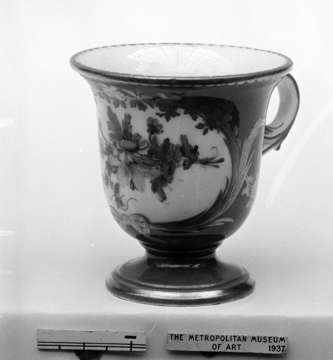 Ice cream cup (Tasse à glace) (part of a service), Sèvres Manufactory (French, 1740–present), Soft-paste porcelain, French, Sèvres 