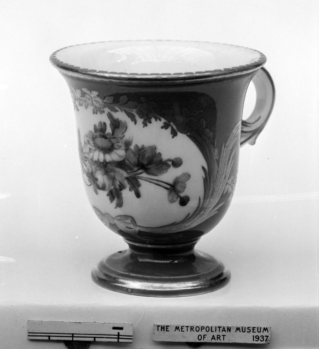 Ice cream cup (Tasse à glace) (part of a service), Sèvres Manufactory (French, 1740–present), Soft-paste porcelain, French, Sèvres 