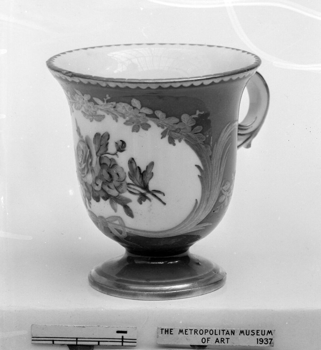 Ice cream cup (Tasse à glace) (part of a service), Sèvres Manufactory (French, 1740–present), Soft-paste porcelain, French, Sèvres 