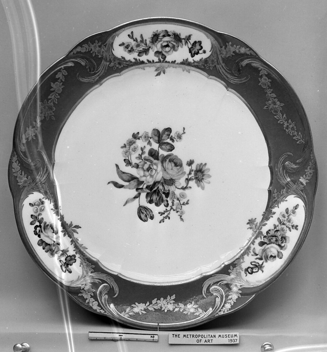 Plate (Assiette à palmes) (1 of 102) (part of a service), Sèvres Manufactory (French, 1740–present), Soft-paste porcelain, French, Sèvres 