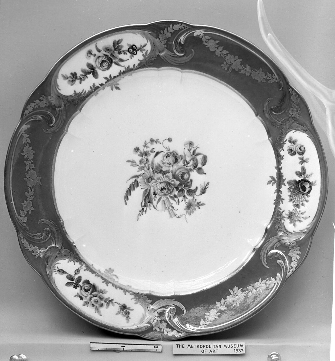 Plate (Assiette à palmes) (1 of 102) (part of a service), Sèvres Manufactory (French, 1740–present), Soft-paste porcelain, French, Sèvres 