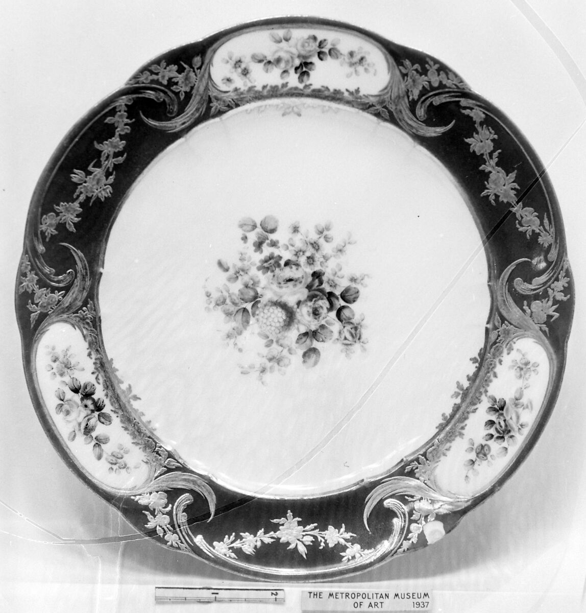 Plate (Assiette à palmes) (1 of 102) (part of a service), Sèvres Manufactory (French, 1740–present), Soft-paste porcelain, French, Sèvres 